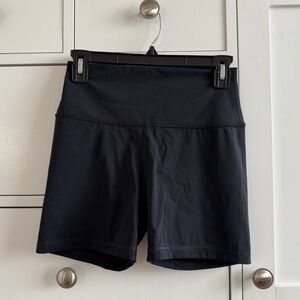 NWOT CRZ YOGA 4 inch bike shorts